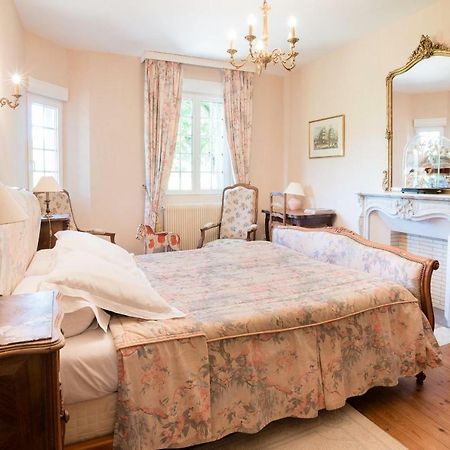Manoir De Sens Panzió Beuvron-en-Auge Kültér fotó