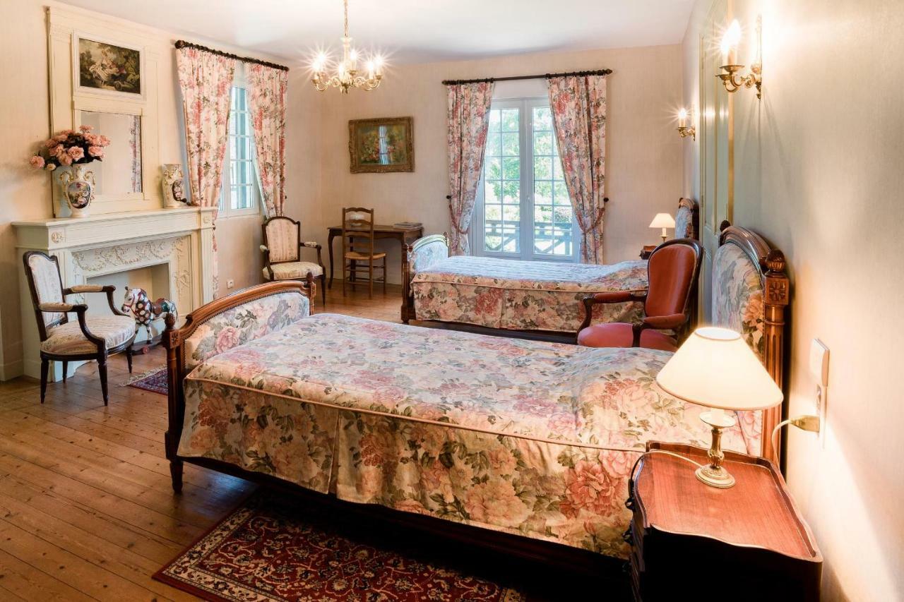 Manoir De Sens Panzió Beuvron-en-Auge Kültér fotó